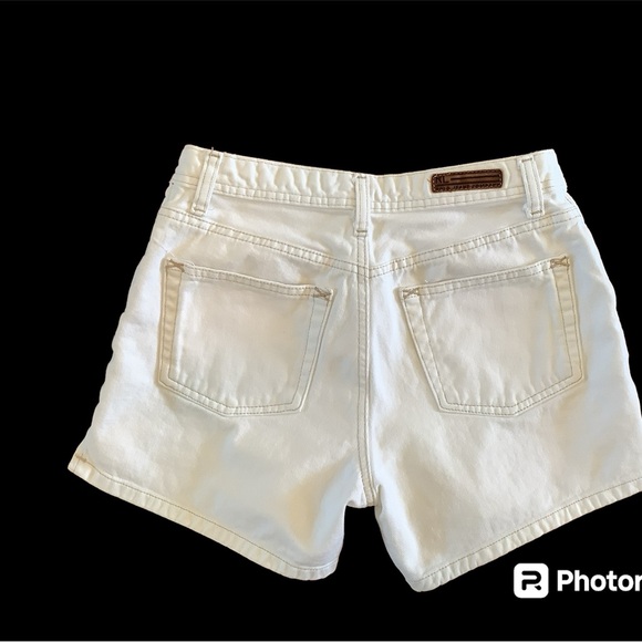 🎉Host Pick🎉 Ralph Lauren Polo Jeans Company white jean shorts. Sz 6 - Picture 2 of 5